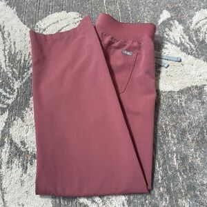 Figs Livingston scrub pants in Mauve XSP